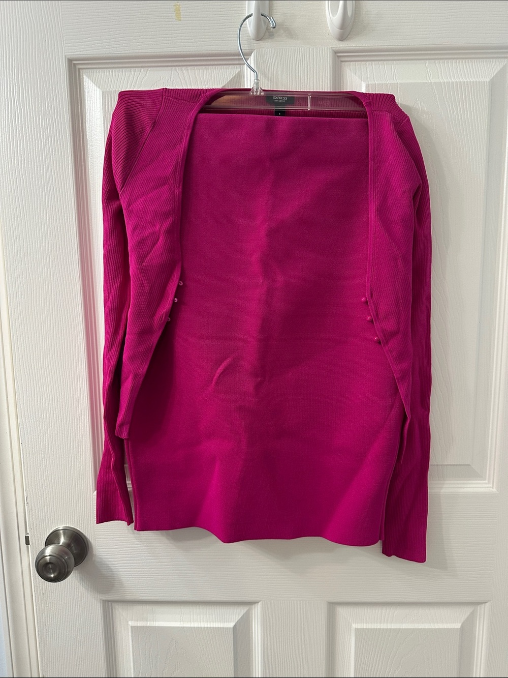 Express Fuchsia fitted knit Pencil Skirt and matching fitted cardigan. Size S